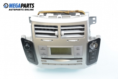 CD плеър за Toyota Yaris Hatchback II (01.2005 - 12.2014), № W58824