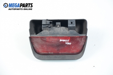 Трети стоп за Toyota Avensis Station Wagon I (09.1997 - 02.2003), комби